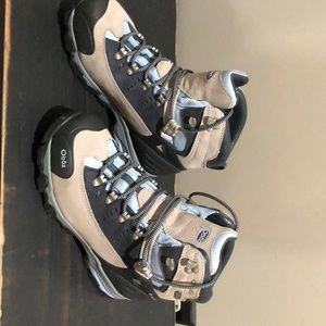 OBOZ women’s hiking boots